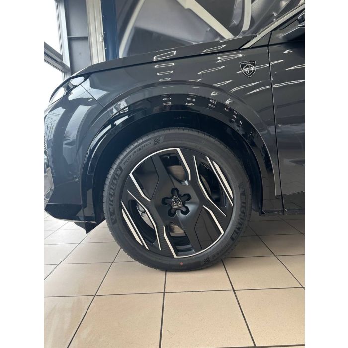 Peugeot E-3008 GT Електродвигун 325 к.с. 4x4 Повний привід