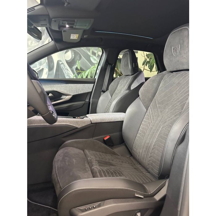 Peugeot E-3008 GT Електродвигун 325 к.с. 4x4 Повний привід