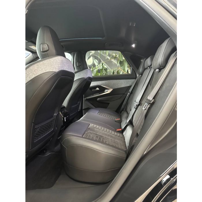 Peugeot E-3008 GT Електродвигун 325 к.с. 4x4 Повний привід