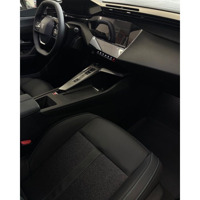 Peugeot 408 ALLURE 1.6 PureTech 215 к.с. АКПП-8